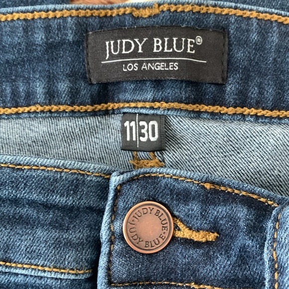 Judy Blue Angie Relaxed Fit Straight Leg Jean - Picture 10 of 16